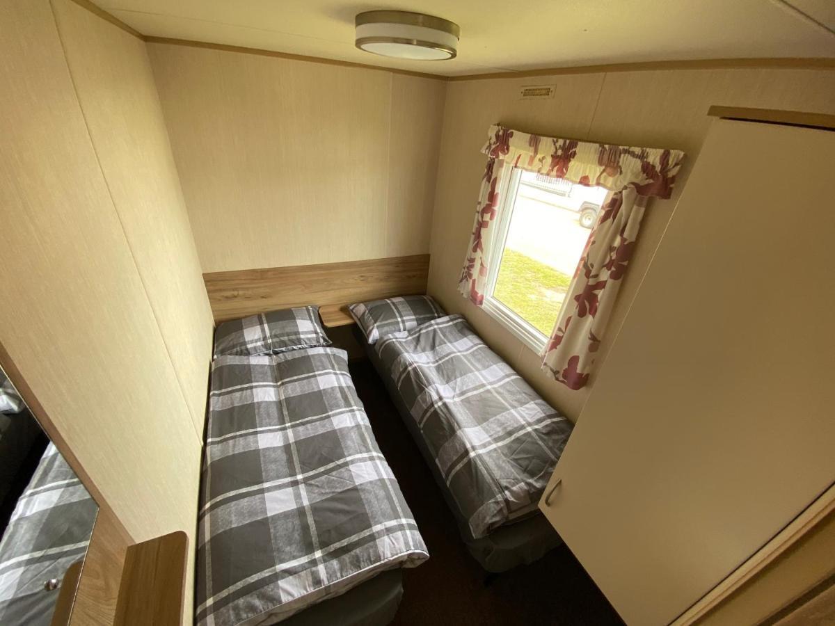 3 Bed 8 Berth Caravan In California Cliffs - M1 Great Yarmouth Exterior photo