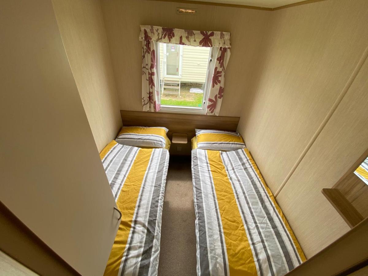 3 Bed 8 Berth Caravan In California Cliffs - M1 Great Yarmouth Exterior photo